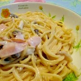 ベーコンとしめじのクリームパスタ